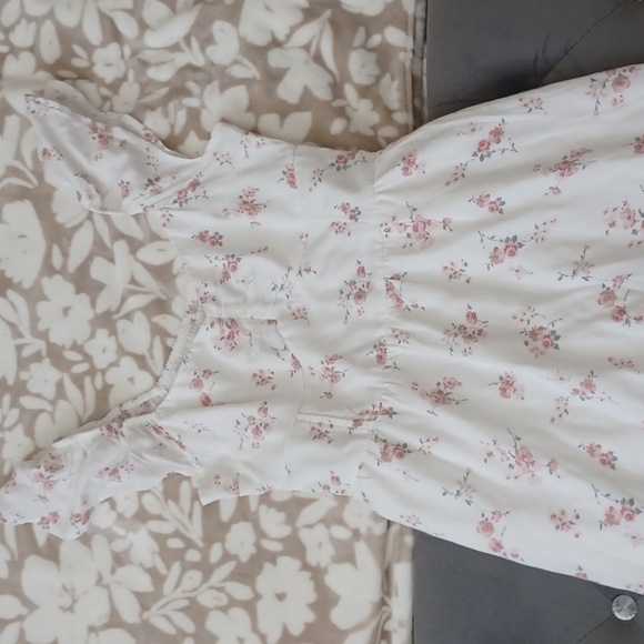 Hollister Dresses & Skirts - Hollister Short-Sleeve Cinch Bust Skort Dress